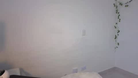 Steven  e online show from November 2025 07:02:02 PM