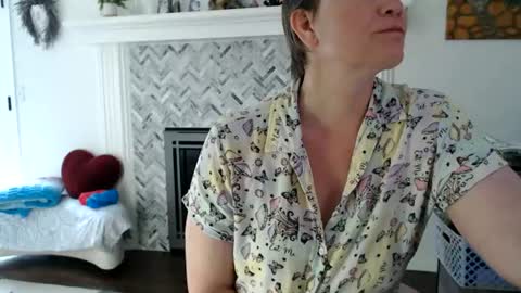 Snapshot of 11willowandjohn11 chatting on June 2026 08:02:01 PM Aurora Willows online show from June 2026 08:02:01 PM