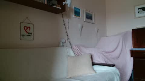 Snapshot of 12ennie chatting on March 2026 08:39:02 AM 12ennie online show from March 2026 08:39:02 AM