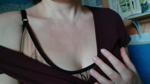 Snapshot of 12ennie chatting on March 2026 06:47:01 AM 12ennie online show from March 2026 06:47:01 AM