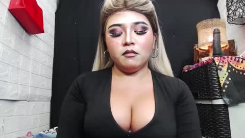 sexy kia online show from November 2025 06:39:01 PM