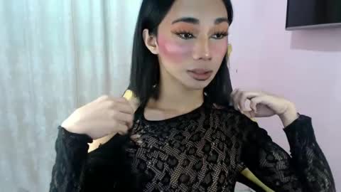 Snapshot of 18_nicole chatting on February 2025 12:49:01 PM barbie online show from February 2025 12:49:01 PM