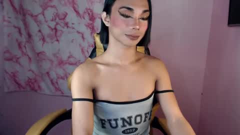 Snapshot of 18_nicole chatting on February 2025 07:30:01 PM barbie online show from February 2025 07:30:01 PM