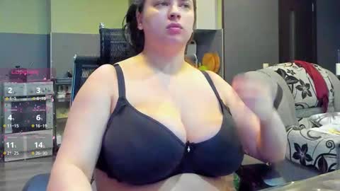 1LINDSEY1 online show from October 2025 07:44:02 PM