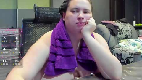 1LINDSEY1 online show from November 2025 02:04:01 PM