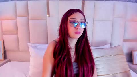 Snapshot of 1m_bella chatting on February 2025 07:02:01 AM bella online show from February 2025 07:02:01 AM