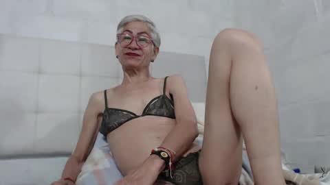 Snapshot of 1miss_monserrate chatting on February 2025 01:55:01 PM Miss Monserrate online show from February 2025 01:55:01 PM