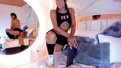 Snapshot of 1naughty_milf chatting on June 2026 02:30:01 PM Luisa online show from June 2026 02:30:01 PM