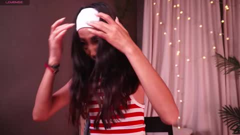 Rei online show from November 2025 03:33:01 PM