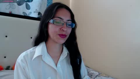 paola online show from April 2026 06:04:02 PM