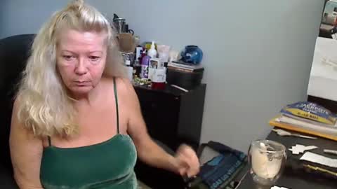 Susan online show from December 2024 03:32:02 PM