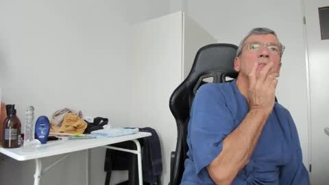 Henk online show from November 2025 02:06:02 PM