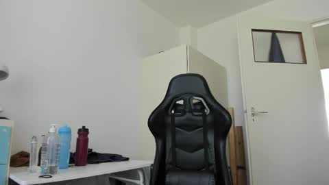 Henk online show from April 2026 12:00:02 PM