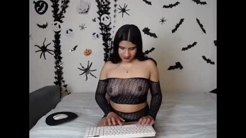 25melin online show from October 2025 01:45:02 PM