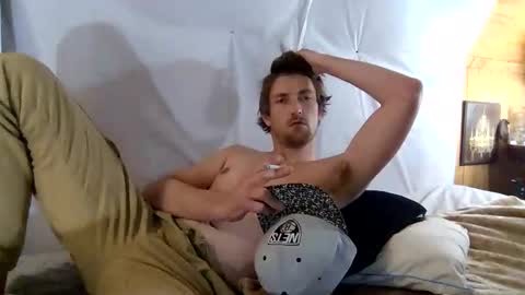 Snapshot of 27tnguy chatting on February 2026 11:45:01 PM 27tnguy online show from February 2026 11:45:01 PM