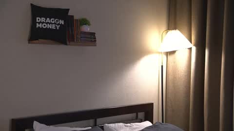 Elley  online show from March 2026 06:19:01 AM