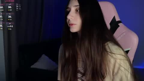 Lina       free control in pvt online show from April 2026 07:44:01 PM