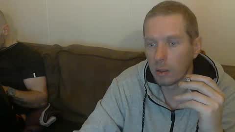 2small4you83 online show from December 2025 04:02:01 PM