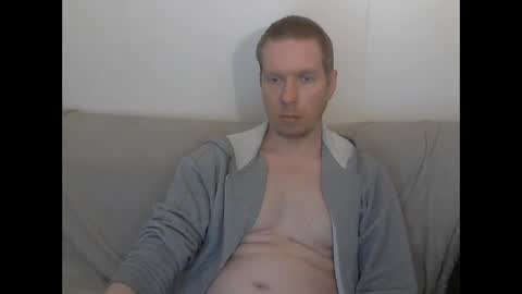 Snapshot of 2small4you83 chatting on February 2026 11:30:01 AM 2small4you83 online show from February 2026 11:30:01 AM