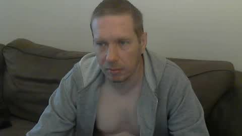 2small4you83 online show from June 2026 11:05:01 AM