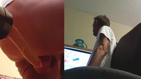Snapshot of 2tiredoftoys chatting on June 2026 02:27:02 AM 2tiredoftoys online show from June 2026 02:27:02 AM
