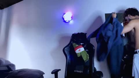 E V I L online show from November 2025 06:48:02 PM