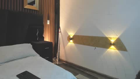 3X NAXAA online show from November 2025 12:27:01 PM