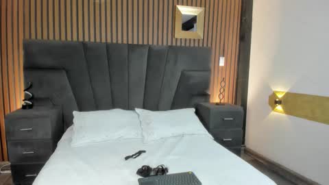 3X NAXAA online show from November 2025 02:17:01 PM