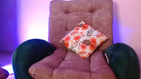 Violeta online show from March 2025 04:12:02 AM