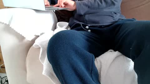 Snapshot of 55felix chatting on January 2025 12:46:02 PM F E L I X - - F O ll O W M E online show from January 2025 12:46:02 PM