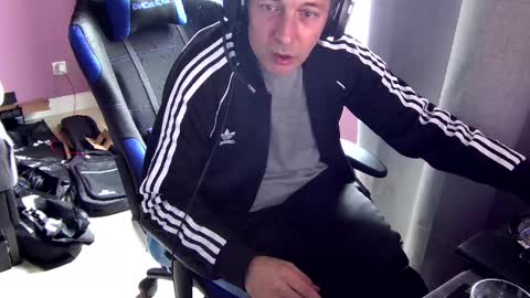 Larese Carlo online show from February 2025 11:04:01 AM