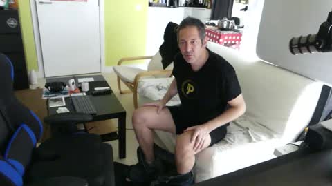 Larese Carlo online show from February 2026 03:08:01 PM