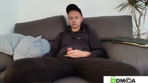 Snapshot of 696frank chatting on December 2024 10:32:01 AM chico online show from December 2024 10:32:01 AM