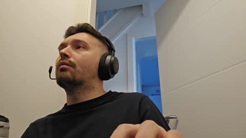 8inchdude93 online show from November 2025 12:16:02 PM