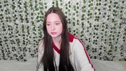 Snapshot of _52_ chatting on February 2025 03:27:01 AM EMILY AND  MARCUS online show from February 2025 03:27:01 AM