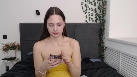 Snapshot of _52_ chatting on September 2025 06:19:02 PM EMILY AND  MARCUS online show from September 2025 06:19:02 PM