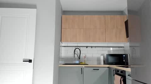 Adam online show from November 2025 04:29:01 PM