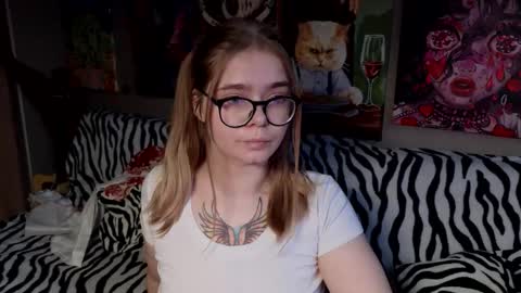 KENDALL  NATHANRYAN  LUCY online show from November 2025 08:48:02 AM