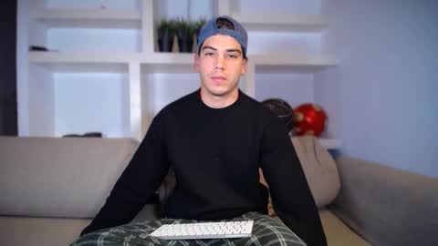 _aesthetic online show from November 2025 07:24:01 PM