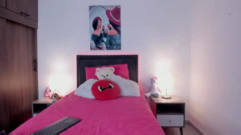 _alana_grey_ online show from April 2026 04:11:01 PM