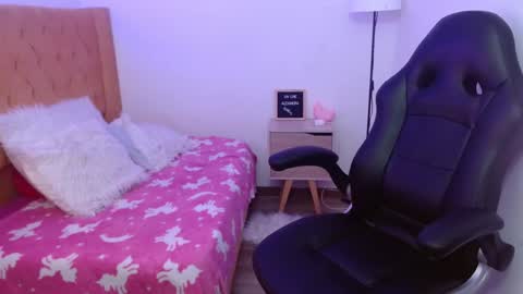 Alexandra online show from February 2025 03:45:01 AM