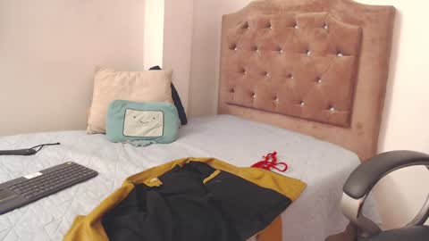 _alice_horny_ online show from January 2025 01:29:01 AM