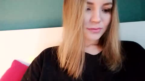 Snapshot of _alinasnow chatting on December 2024 12:59:02 AM Alina Snow online show from December 2024 12:59:02 AM