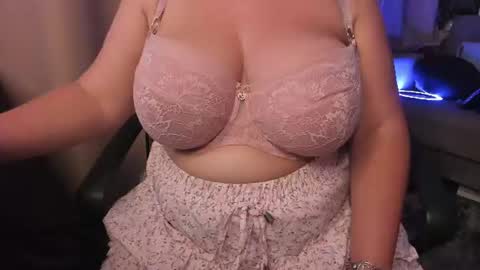 Snapshot of _alyssia_ chatting on July 2026 07:29:02 PM lisa online show from July 2026 07:29:02 PM