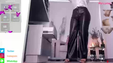 Snapshot of _ana_bolena__ chatting on September 2025 02:38:02 PM Ana Bolena online show from September 2025 02:38:02 PM