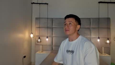 Andrew online show from December 2024 01:19:02 PM