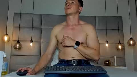 Andrew online show from January 2025 01:32:01 AM