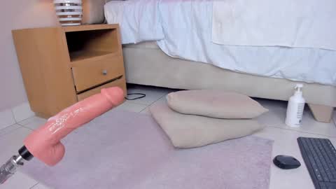 ngela  online show from January 2025 02:47:02 PM