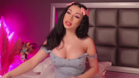 Anna online show from February 2025 11:32:01 PM