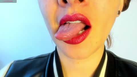 antonia online show from April 2026 04:08:01 PM